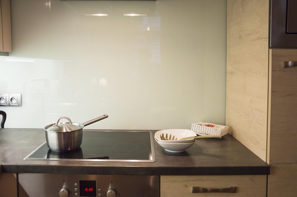 Modern Apartment Vsehrdova Прага Екстериор снимка