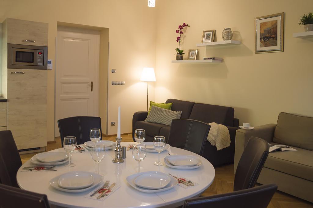 Modern Apartment Vsehrdova Прага Екстериор снимка