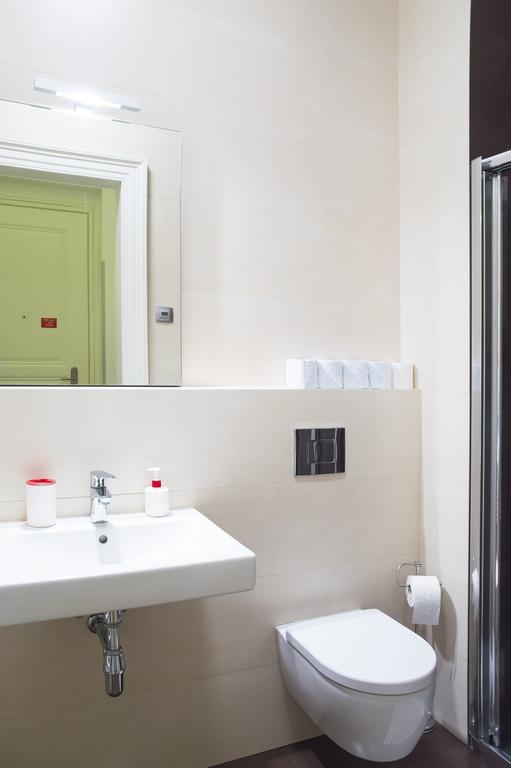 Modern Apartment Vsehrdova Прага Екстериор снимка